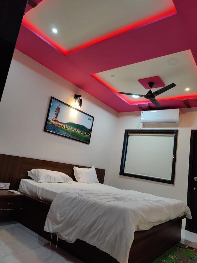 Hotel Sardar Rooms Garudeshwar Esterno foto